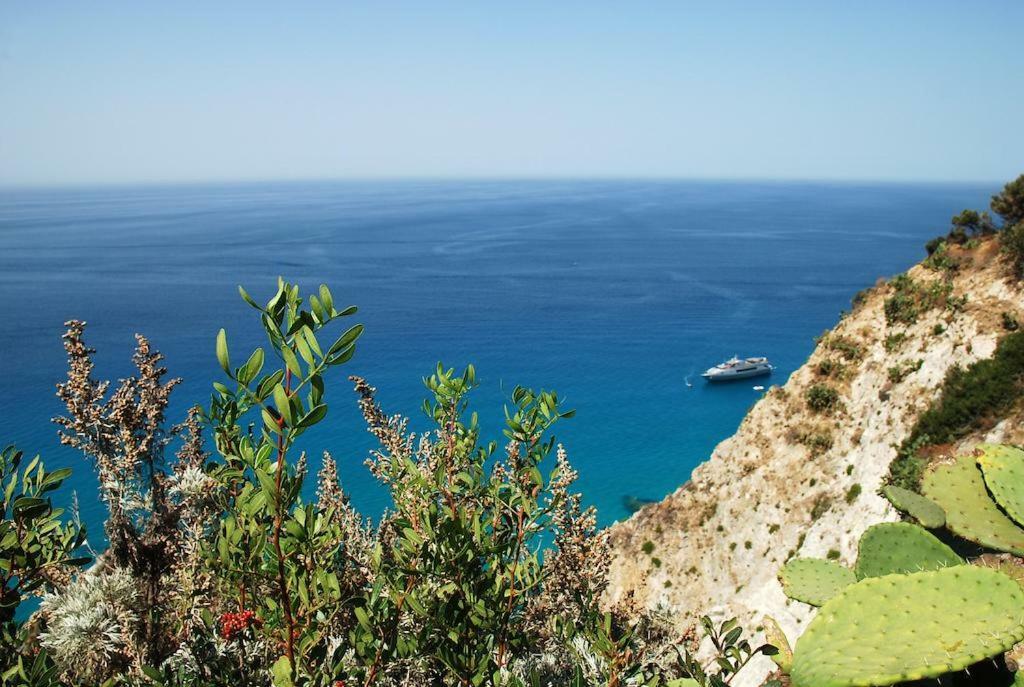 Villa Kampia Capo Vaticano Esterno foto