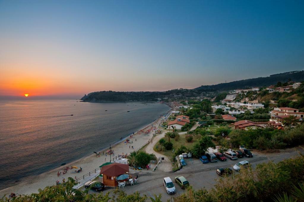 Villa Kampia Capo Vaticano Esterno foto